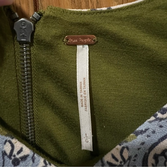 Free People Women’s Green Paisley Bohemian Earthy Mini Dress V Neck Size Large - Picture 4 of 9